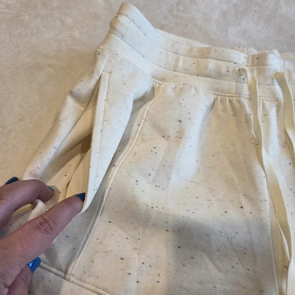 DSG Women's Sport Fleece Mid-Rise Shorts in Bright Sand Nep XS New Running Walk - Picture 3 of 10